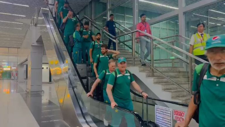 Pakistan National Cricket Team shopping spree in Kolkata delights locals