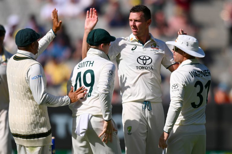 Pak vs Aus Test Series: Pakistan Nearing Whitewash as Australia Dominates in Sydney