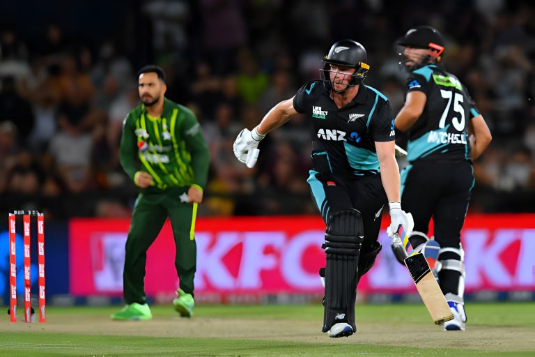 Glenn Phillips and Daryl Mitchell Power NZ to Victory with 139-Run Partnership in 4th T20I Against Pak