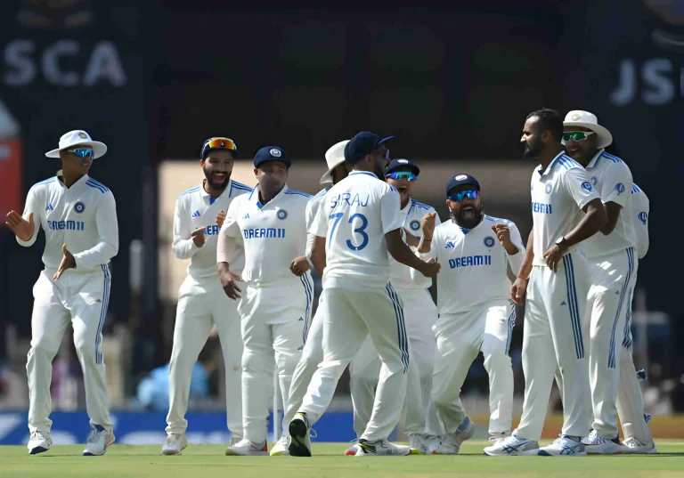 India Test Squad Restricts England to 353 in First Innings of Fourth Test
